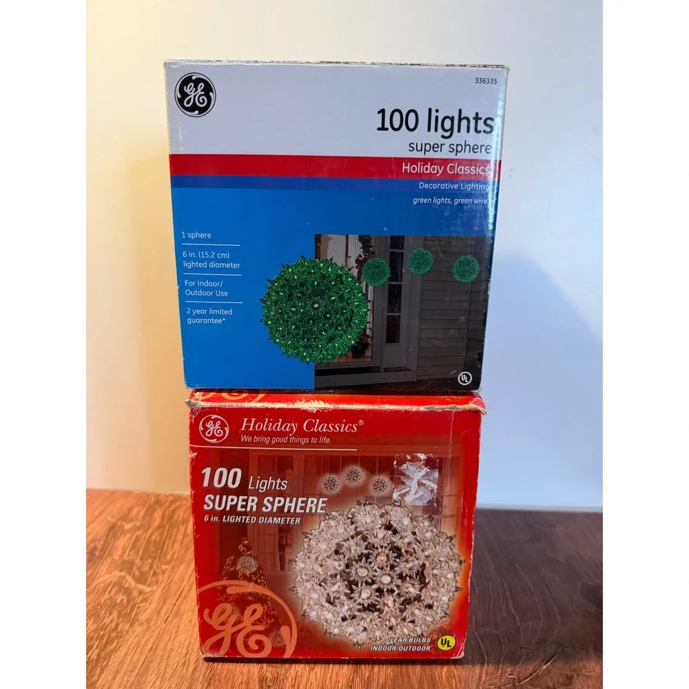 Lot of 2 VTG GE Holiday Classics Super Sphere Christmas Lights Green and Clear